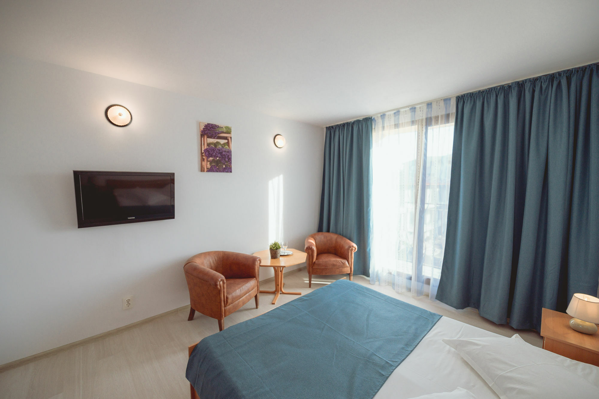 Q Hotel เนพทุน ภายนอก รูปภาพ