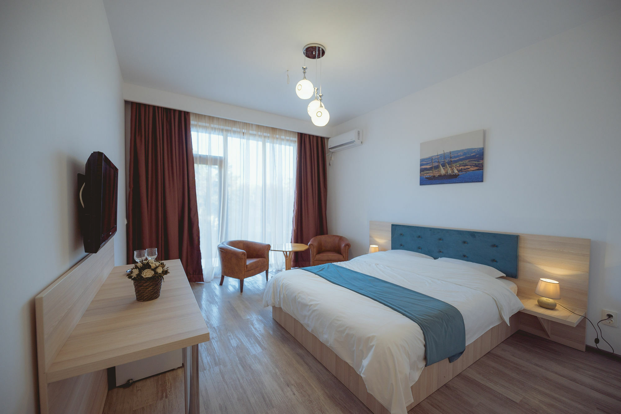 Q Hotel เนพทุน ภายนอก รูปภาพ